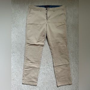 Men’s Tommy Hilfiger Khakis | Slim Fit | Size 36 x 32